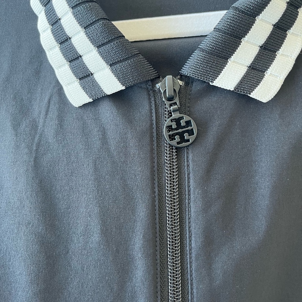 Tory Burch Black performance pleated collar gold dress size small $279 - Picture 11 of 15